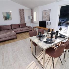 6 Bedroom Beachfront Villa with Heated Pool near Vela Luka on Korcula Island, Sleep 12